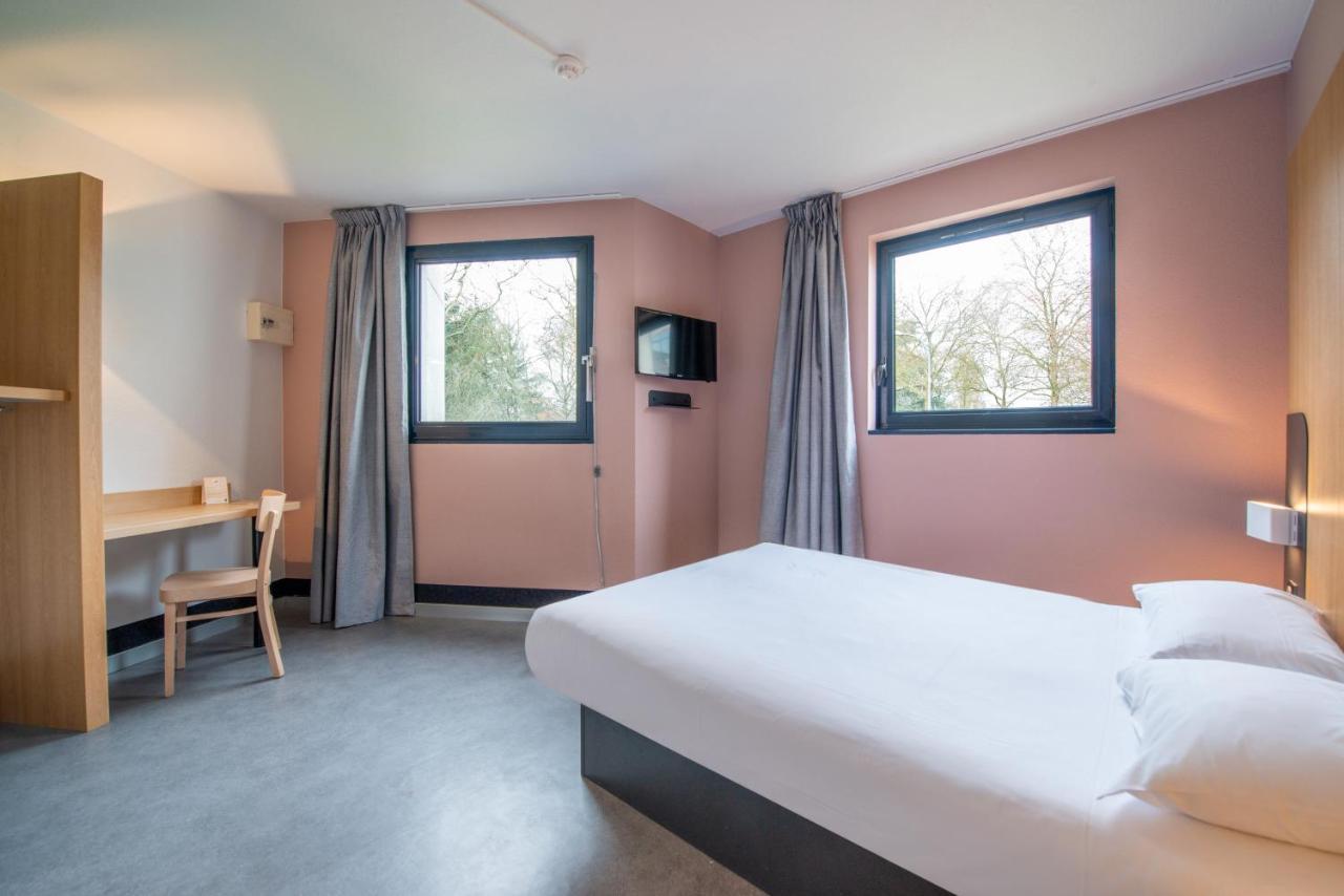 B&B Hotel Cholet Sud Bagian luar foto